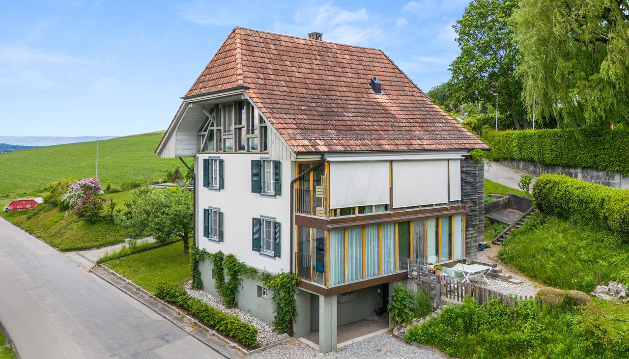 Grosszügige Garten und Attika-Maisonette Wohnung 